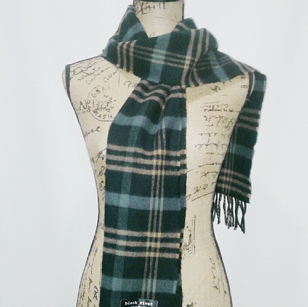 Wilsons Black Rivet Plaid Scarf - Picture 1 of 3
